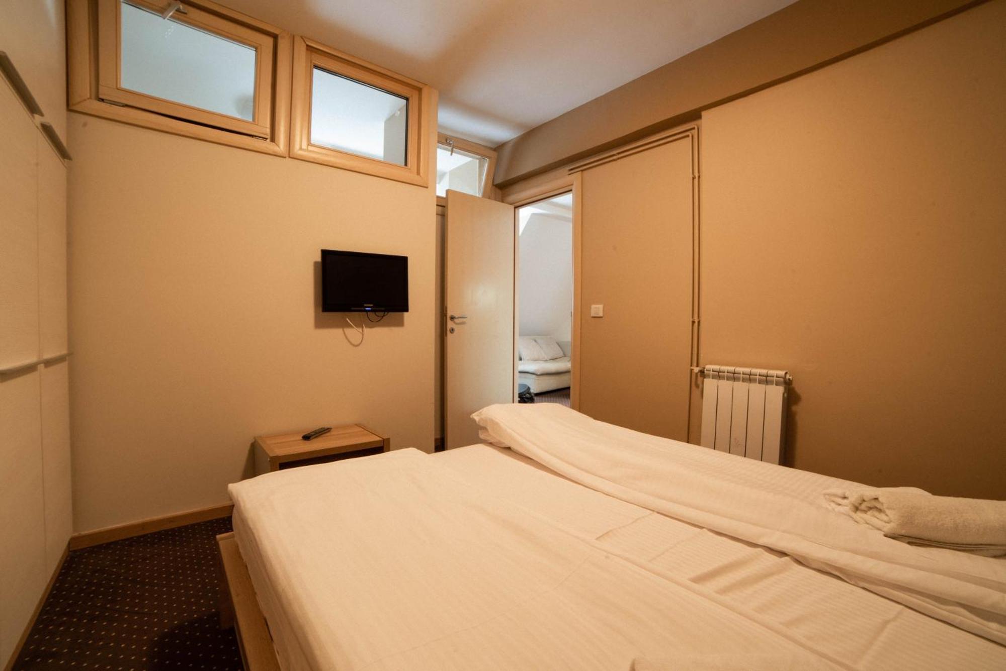 Apartments Suncani Vrhovi كوباونيك الغرفة الصورة